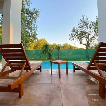 Вилла 4 Bedroomwith Private Pool Nature Interwined *