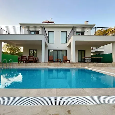 4 Bedroomwith Private Pool Nature Interwined Вилла